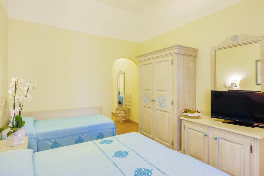 Nicolaus Club Li Cucutti Hotell Agrustos Exteriör bild